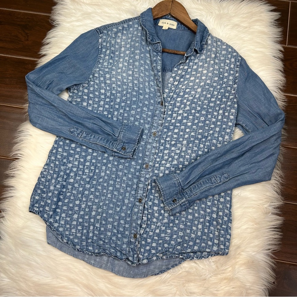Cloth & Stone Chambray Button-Up Shirt Women's Size M Printed Preppy Classic